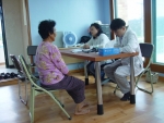 관동대학교 의과대학 부속 명지병원(원장 김병길)의 ‘방목의료봉사단’은 29일 양양군 용호리 마을회관에서 오전 9시 30분부터 산불로 재산의 피해를 입은 양양지역 피해주민을 대상으로