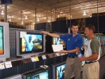 美 BEST BUY 매장에서 돌풍을 일으키고 있는 삼성전자 슬림TV