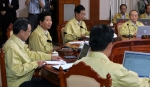 노무현 대통령이 국가 비상사태에 대비한 ‘2005 을지훈련’에 맞춰 열린 을지국무회의를 주재하고 있다. 