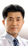 8월의 관세인 허재홍씨(부산세관)