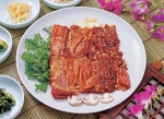 (주) 하진  천년묵은 돼지 체인사업부의 2005년 한가위를 맞이하여 실속형 선물세트를 선보인다. 
