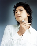 LG생활건강(대표:차석용)은 남성의 피부색을 환하고 생기있게 보이도록 해주는 스틱 형태의 색조화장품 ‘보닌 더스타일 포토제닉’을 선보인다.