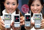 LG전자가 세계 최초로 3세대 이동통신 서비스(WCDMA) 기반의 지상파DMB(Digital Multimedia Broadcasting : 디지털 멀티미디어 방송) 휴대폰을 개발했