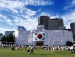 서울특별시는 광복60주년을 맞이하여 시청사에 설치했던 태극기