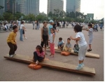 서울의 공원에서 추석을 보내며 고향에 가지 못한 시민들에게는 고향의 정서를 느끼고 이미 고향을 다녀온 시민들에게는 연휴를 알차게 보내며 가족간의 사랑을 확인하는 기회를 마련하였다.