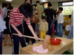 국립대구박물관은 떡메치기문화체험 프로그램을 추석연휴 동안 실시한다.