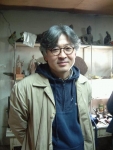 조각가로 활동 중인 <정 현>