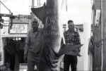 Captain Frank Mundus(좌) and Harry Hoffman(우), 1973년에 잡은 1,045lb 백상어