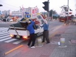 일산서구청은 가로환경개선과 기초질서 확립을 위해 상가 앞에 내놓은 불법유동광고물에 대한 조간 단속을 2005년 10월 11일 대화동 월마트 앞에서 파주 경계까지 경의로변을 중심으로