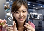 삼성 애니콜이 저장공간을 3GB까지 늘린 세계 최초'3GB(기가바이트) 멀티미디어폰(모델명:SPH-V7900)'을 출시한다.