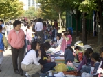 고양시 일산동구 중산동은 “어린이 나눔장터”를 지난16일 중산근린공원에서 개최했다.