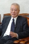 조선대학교에 도서 기증한 후지와라 다스히코