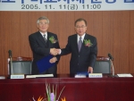 관동대학교는 강원도교육청과 ‘대학생도우미교사제“ 운영 협약식을 11일(금) 오전 11시 행정연구동 3층 회의실에서 가졌다.