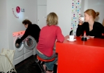 LG전자가 파리 시내에 바(Bar)와 세탁공간(빨래방)을 결합한 'LG워시바(Wash Bar)'를 오픈했다. 젊은이들이 자주 이용하는 바(Bar)에 세탁기와 PD