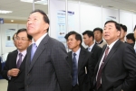 좌로부터 임형규 삼성종합기술원장, 삼성전자 이윤우 부회장, 삼성전자 이상완 사장
