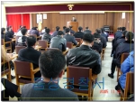 경찰관을 대상으로 청렴도 제고 방안을 강의하는 노승일 충북청 청문감사담당관
