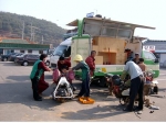 경상북도와 경상북도 기능동우회는 도민 화합 분위기 조성과 농촌지역에 도움을 주기 위해 성주군 수륜면 신파리에서 인근마을 566가구를 대상으로 11월 26일～27일 양일간에 걸쳐 농