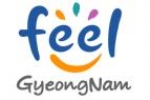 “Feel Gyeongnam”의 디자인은 전체적으로 해 맑게 웃고 있는 사람의 모습을 형상화하여 오랜만에 마음(feel)이 통하는 사람을 만난 듯 느낌이 좋고 친근한 경남의 매력을