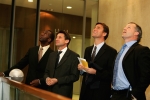 (왼쪽부터) 세계적 스프린트 영웅 마이클 존슨, 세바스찬 코 卿, EBS CEO 잭 제프리와 뉴질랜드 럭비 스타 숀 피츠패트릭이 'Bid the Dream' 프로