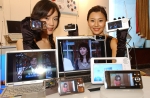 삼성전자는 지상파DMB를 볼 수 있는 모바일 TV, 미니켓포토, 노트북, PMP, USB타입의 외장형 DMB 수신기 등을 선보이며 세계 DMB 시장 창출에 본격 나섰다.