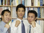 제1회 경상대학교 창업아이템 경진대회 대상을 수상한 뉴프론티어 팀(왼쪽부터 김재익, 변홍주, 이민근 씨)