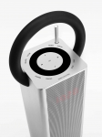 뱅앤올룹슨이 12월, 아날로그 디자인에 첨단 기능을 담은 휴대용 오디오 베오사운드 3(BeoSound 3)를 출시한다.
