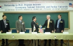 경상대학교는 2005년 5월 미국 대학원평가에서 10위에 오른 퍼듀대학교와 식물생명과학분야 복수박사학위협정을 국내 최초로 체결했다. 이는 경상대학교 BK21 사업단의 오랜 노력의 