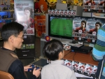 일렉트로닉 아츠 코리아와 대형할인매장 까르푸(Carrefour)는 월드컵 마케팅의 일환으로 2006 독일 월드컵 공식 게임인 「FIFA 06」으로 가족 게임대회를 개최했다.