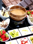 코엑스 인터컨티넨탈 호텔에서는 신년을 맞아 1월 31일까지 로비라운지에서 헤이즐넛 향의 달콤한 밀크 초콜릿 퐁듀를 선보인다.