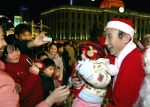 서울광장에선 명박 산타 출연으로 한바탕 소동