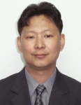  박웅재  대표이사프로필
1981. 소양초교 졸
1984. 춘천중 졸
1987. 강원사대부고 졸
1991. 강원대학교 졸
1997. 한림대학교 경영대학원 경영학 석사 취득