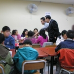 (재)서울전문학교에서는 지난18일 오후 4시, 숭인1,2동 동사무소에 기초수급대상자들의 자녀 중 초등학생, 중학생, 고등학생으로 구성된 결식아동 25명을 초청해 간식을 제공하는 “