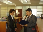 탑앤와이즈는 1기 Junior CEO인 전략기획사업1부 이성민 주임의 Junior CEO 임명식을 지난 2006년 1월 3일 가졌다.