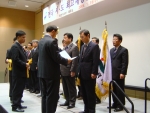 18일 제주컨벤션센터에서 행자부 주관으로  지자체에 대한 2005년 재정운영 평가 결과  울산시가 최우수 단체로 선정돼어 이상진 울산시  예산담당관이 대상을 수상하는 장면
