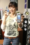 큐리텔은 세계 최초로 모바일용 디지털 앰프(AMP)칩을 탑재한 ‘킬러 사운드폰’ PT-L1900(LGT용)을 출시했다.
