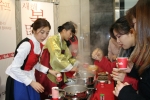  휘슬러코리아(www.fissler.co.kr/ 대표 김정호)는 설날을 며칠 앞두고 우리나라의 전통 음식인 떡국과 독일의 전통 음식인 렌틀 수프(lentle soup)를 맛보는 시