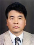 대학 행정직원 정석화(54세) 
