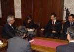 강명득 출입국관리국장은 ‘06.2.13. 일본 법무성 스기우라 세이겐 법무대신과 미우라 마사하루 입국관리국장을 면담하고 한-일 사증면제실시에 따른 성과를 높이기 위해 양국 출입국관