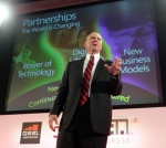 스티브 발머 마이크로소프트 CEO 겸 사장이 3GSM에서 기조연설을 하고 있다. 