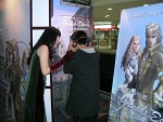 한빛소프트는 IMC게임즈가 개발한 MMORPG ‘그라나도 에스파다’(www.granadoespada.com)를 무료로 플레이할 수 있는 ‘GE 체험존’을 전국 영화관 4곳에서 운영