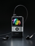 엠피오는 8GB 용량의 하드디스크드라이브(HDD)를 탑재한 프리미엄 MP3P인 ‘엠피오 솔리드’(모델명 HD400)를 출시한다고 27일 밝혔다.