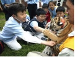 야생동물진료체험교실에 참가한 어린이들