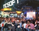 E3 2005 엔씨소프트 부스 전경