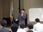 KT링커스는 매주 수요일 아침시간을 활용하여 전 사원을 대상으로 기술직 사원이 직접 강의하고 토론하는 TNT세미나(Talk and Talk)를 실시한다고 밝혔다. 