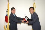 한국과학기술연구원(KIST･원장 금동화)은 ‘이달의 KIST인상’(7월) 수상자로 연구개발실 신용수(愼鏞洙·43) 선임전문원을 선정하여 시상하였다고 20일 밝혔다.
