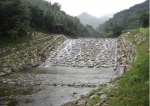 2005년도에 시설한 다목적사방댐 시설지 전경