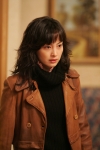 영화 <우리들의 행복한 시간>에서 차갑고 까칠한 캐릭터를 선보이는 이나영 