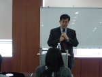 윤은모강사가 면접 특강을 진행하고 있다. 