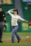 9월 23일 오후 6시 30분 진행된 탤런트 최여진 씨 시구행사
 

