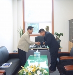 경의성 소장님께서 직원들의 조그마한 정성을 전달하는 장면